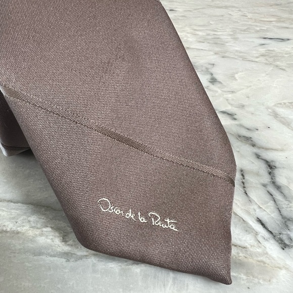 OSCAR DE LA RENTA Tie - Picture 2 of 13